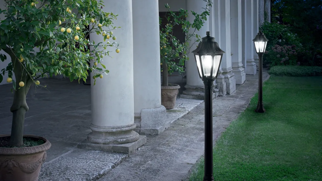 Lampada da esterno in resina Dafne di Ideal Lux