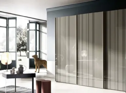Armadio con ante scorrevoli Levante Strip S188 in vetro laccato di Moretti Compact Giorno Notte