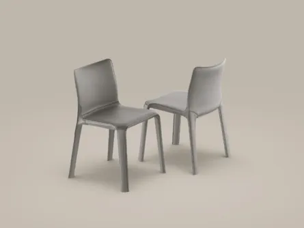 Sedia Kagura interamente rivestita in cuoio di Bonaldo
