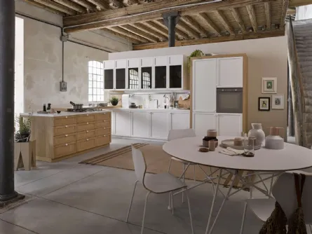 Cucina Classica Mia con penisola in legno naturale e laccato Bianco di Dibiesse