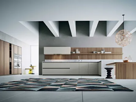 Cucina Moderna Area 22 Gola con penisola in laccato e noce canaletto con top in marmo di Dibiesse